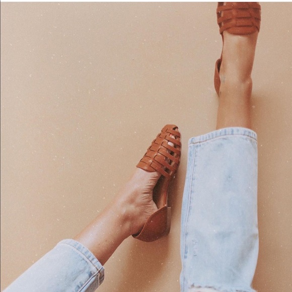 The Rollin J Huaraches Flats - Picture 2 of 6